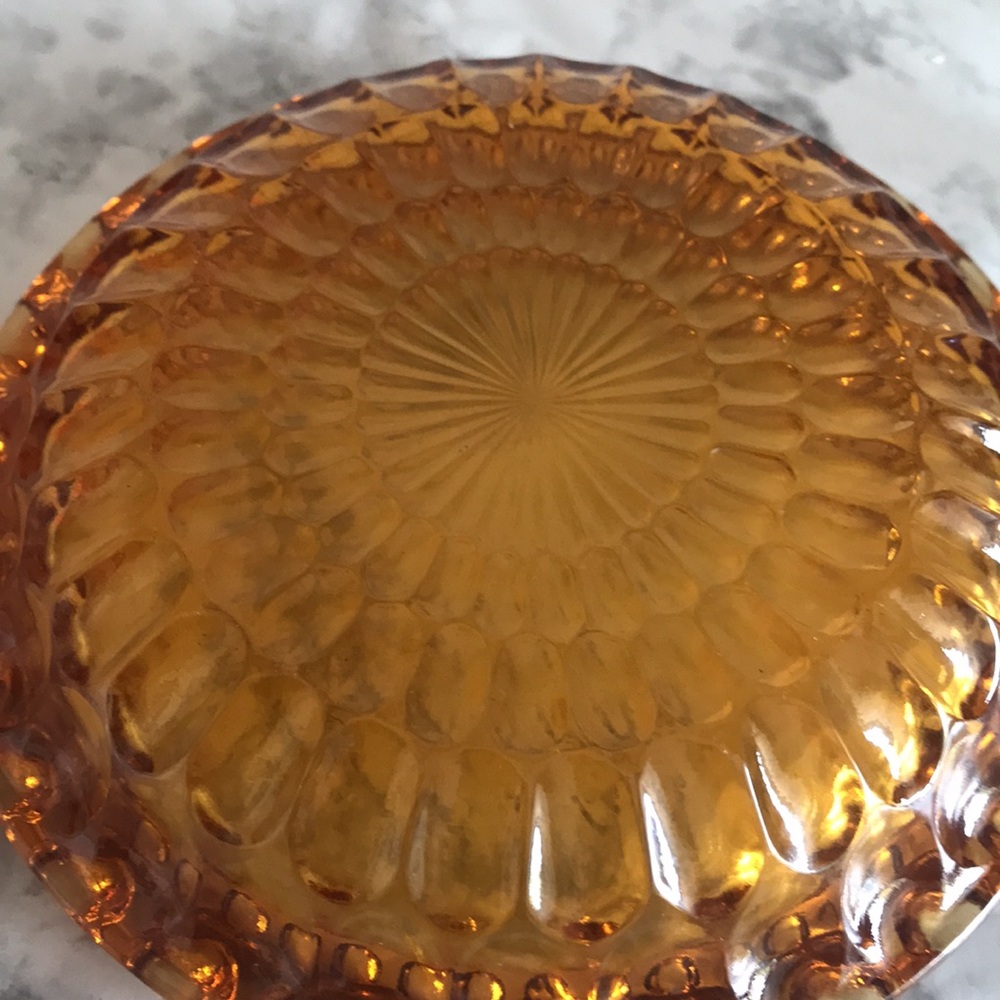 Vintage 1960's Amber Ribbed Edge Ashtray Deep Amber Scalloped - Picture 5 of 8